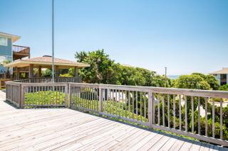 Beach Getaway Among The Oaks - Caswell Beach - 8