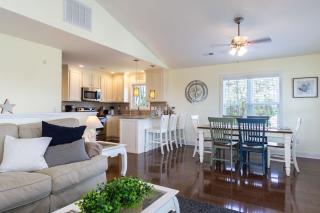 Southern Charm by Oak Island Accommodations - Oak Island - 4