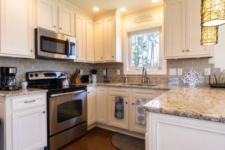 Southern Charm by Oak Island Accommodations - Oak Island - 2