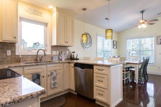 Southern Charm by Oak Island Accommodations - Oak Island - 1