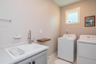 Dog Day Afternoon by Oak Island Accommodations - Oak Island - 2
