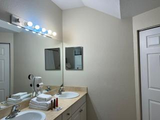 3 Bedrooms 2 Bathrooms Lucaya Village 9-103 - 1