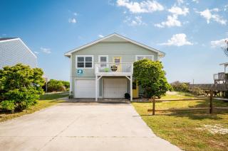 Beach Barracks by Oak Island Accommodations - Oak Island - 5