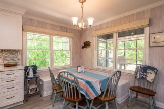 Beaching & Griping by Oak Island Accommodations - Oak Island - 5