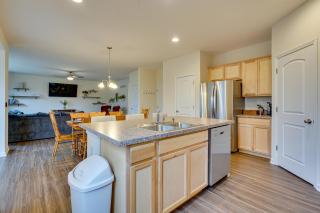 Private Backyard! Spacious Home 25 Mi to Columbus - 4