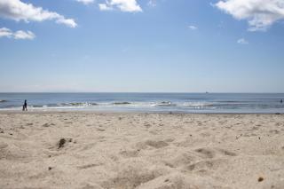 Beach Happy by Oak Island Accommodations - 8