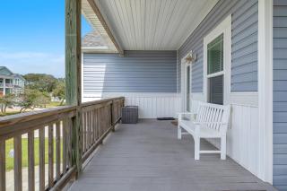 Bonne Mer by Oak Island Accommodations - 6