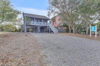 Saltwater Gospel by Oak Island Accommodations - Oak Island - 6