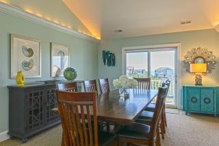 Pier Pleasure by Oak Island Accommodations - 4