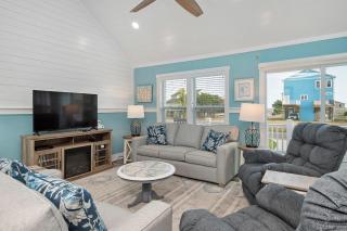 A Pier To Sea by Oak Island Accommodations - 2