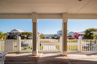 Lost Shaker of Salt by Oak Island Accommodations - Oak Island - 5