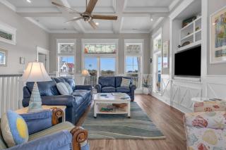 Stairway to Haven by Oak Island Accommodations - Oak Island - 1