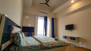 Taj Studios-Top Place for Stay at Luxury Mall(GM) - Ghaziabad - 6