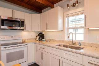 Chill'ax Inn by Oak Island Accommodations - Oak Island - 3