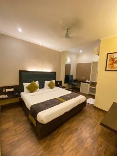 Status Business Hotel - Naveen Market - Kānpur - 1