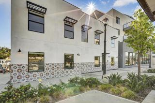 Two Bedroom - Queen in Both. Heart of Downtown Vista - Vista - 6