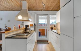 Stunning Home In Ørsted With Wifi - 5