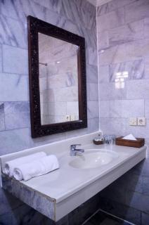 Melasti Kuta Beach Hotel & Spa - 2