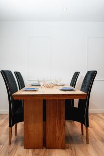 Sidemersey Livings -2BR Central, step-free, ground floor, nearby parking - 2