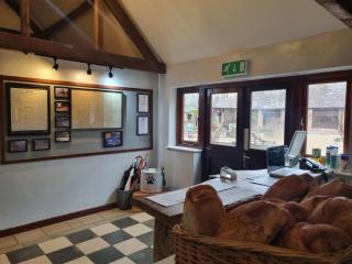 Kingston Country Courtyard - 3