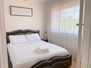 Glenelg Holiday Apartments-The Broadway - Glenelg - 1