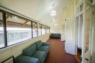 6 Bedroom + 2 Bath Apartment // Cairns Central - Cairns - 7