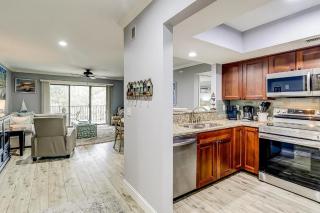 Great Golf Views King 2 Queens Sleeper Sofa Bikes & Beach Gear included - Hilton Head Island - 4