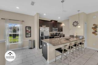 5 Bedrooms 4 Bathrooms Storey Lake 4813 Br - 3