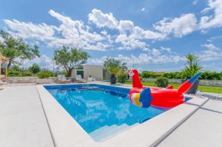 Spacious apartment with jacuzzi - Kaštela - 7