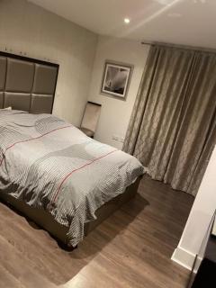 Luxurious Furnished Property - Stanmore - 9