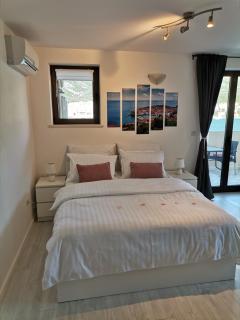 Apartments and Rooms Maritimo - 4