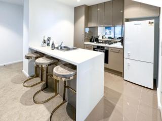 Deluxe 3 Bedroom Apartment in Southbank - 1