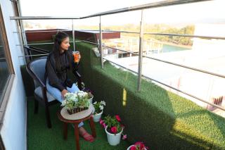 Perfectstayz Premium at Harkipauri Road - Ganga view rooftop cafe - 6