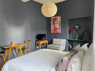 La Maison aux murs anciens et ses chambres - 3