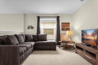 5 Bedroom 5 Bathroom Storey Lake 4729 Sh - 4