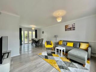 Stylish 3 Bed Chigwell Home with Free Parking - Chigwell - 8