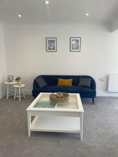Sunny Corner - lovely 2 bedroom appt - 3