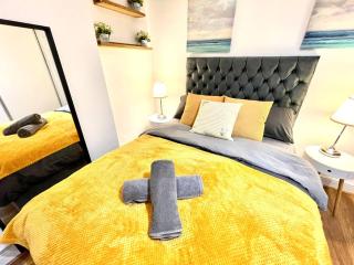 Cosmopolitan Stays - 1