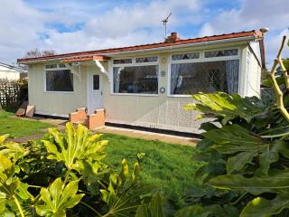 Beach & Tonic beachside chalet - Humberston - 8