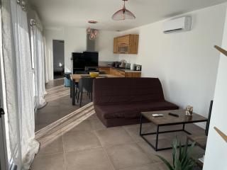 Maison Fleurs de Lys, climatisée, WiFi et Parking Privée Gratuit, Lave-Linge, Vernon Giverny - 9