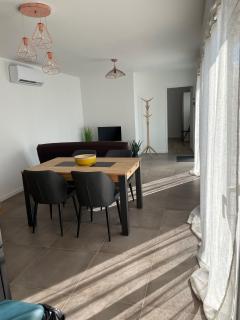 Maison Fleurs de Lys, climatisée, WiFi et Parking Privée Gratuit, Lave-Linge, Vernon Giverny - 8