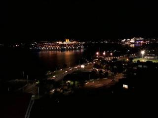 Belle vue côté mer sur l'arrivé des paquebots, - 4