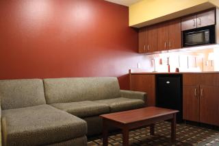 HomeTown Inn & Suites - 1