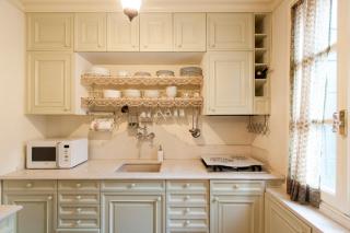 Explore Venice from a Sophisticated Hideaway in San Polo - Venice - 2