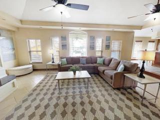 Lake House and Studio Book Two places in one 4 bedrooms large driveway and yard - 9