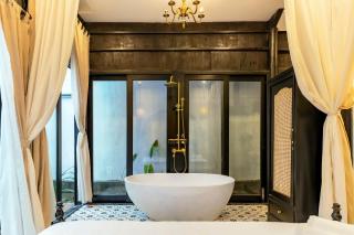 Hoi An Oasis Rosie Villa - 1 Bedroom with Private Pool and Garden View, Local Hoi An Decor - 2