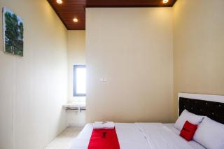 RedDoorz Syariah near Alun Alun Wonosobo 3 - 4