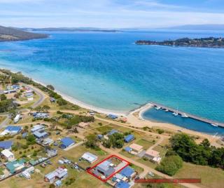 'The Alonnah' Beach House - Main House & Unit - Alonnah - 6