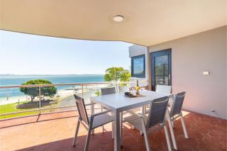 Florentine 14 - 11 Columbia Close Aircon Wifi unsurpassed water views - Nelson Bay - 4