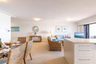 Florentine 14 - 11 Columbia Close Aircon Wifi unsurpassed water views - Nelson Bay - 1